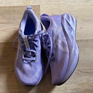 Women’s Asics Novablast 5